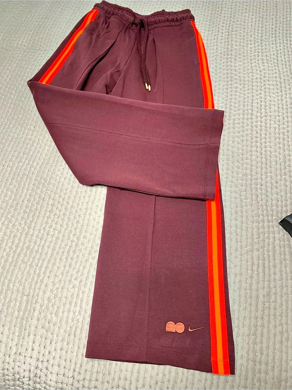 Nike Sportswear Tech Pack Loose Fit Joggers Burgundy Small NWT